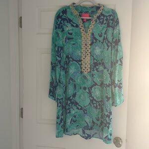 Lilly Pulitzer long sleeve dress hits at knees with zipper